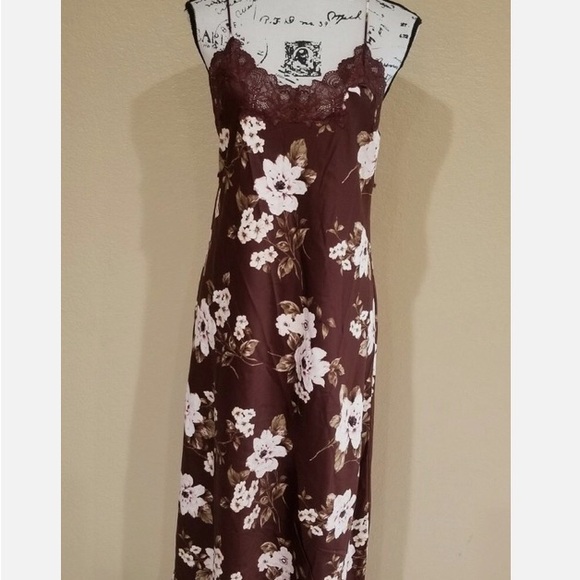 I.N.C International Women's Autumn Floral Lace Trim Long Nightgown. Size S - Picture 8 of 11